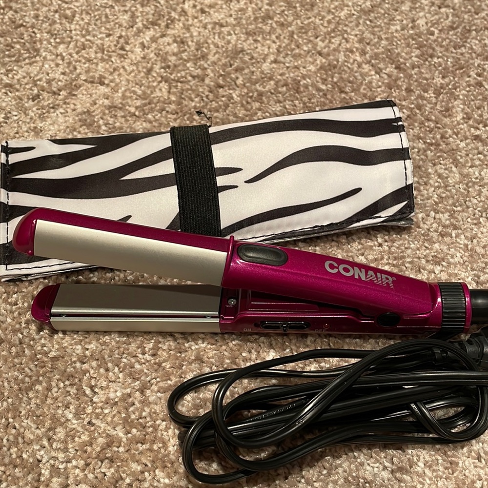 Never used - Conair Mini Hair Straightener
